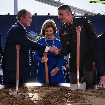 Michelle Leigh Calaway - 9.8K Likes - What an honor to be part of the @mohmuseum ground breaking ceremony today, meeting some of our nations greatest heroes! 🇺🇸