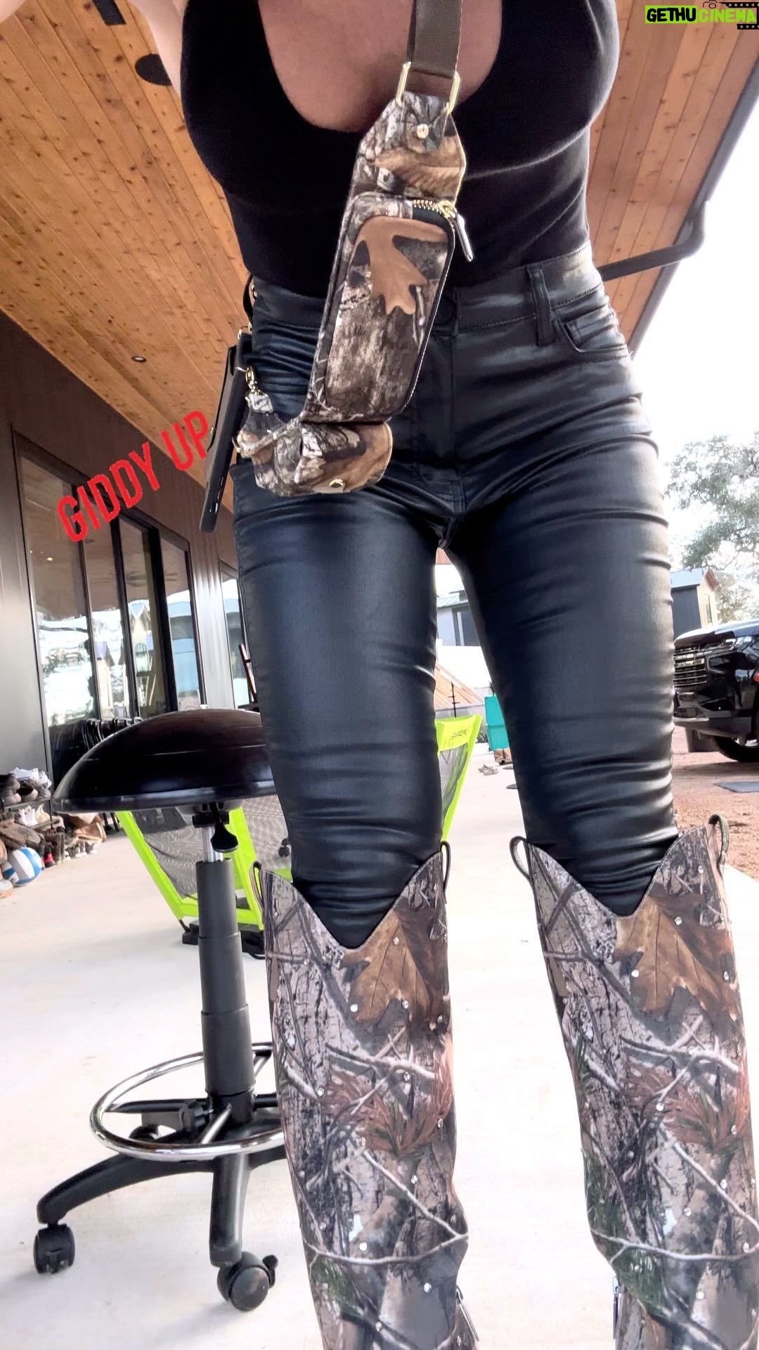 Michelle Leigh Calaway - 8.4K Likes - I REALIZE THERE’S ALOT GOING ON ON MY PORCH, BUT THESE @danielxdiamond BOOTS ARE FLAWLESS -> CAMO, COMFY, LITTLE BIT OF BLING…..SERIOUSLY - JUST HAD TO SHOW THEM THE RESPECT & LOVE THEY DESERVE BY SHOWING Y’ALL!💙👢#plusthehubsLOVESthem😍