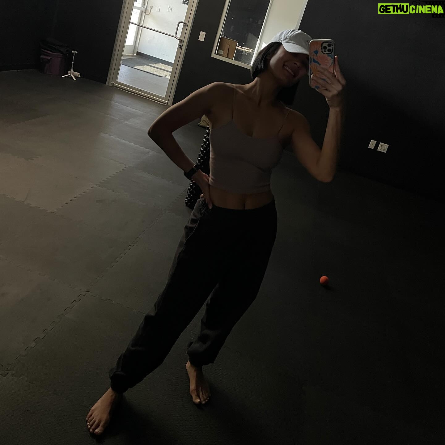 Michelle Madrigal Instagram - A sweet glimpse. 🤎 Slowed down in the last 3 weeks. Have a great weekend everyone.