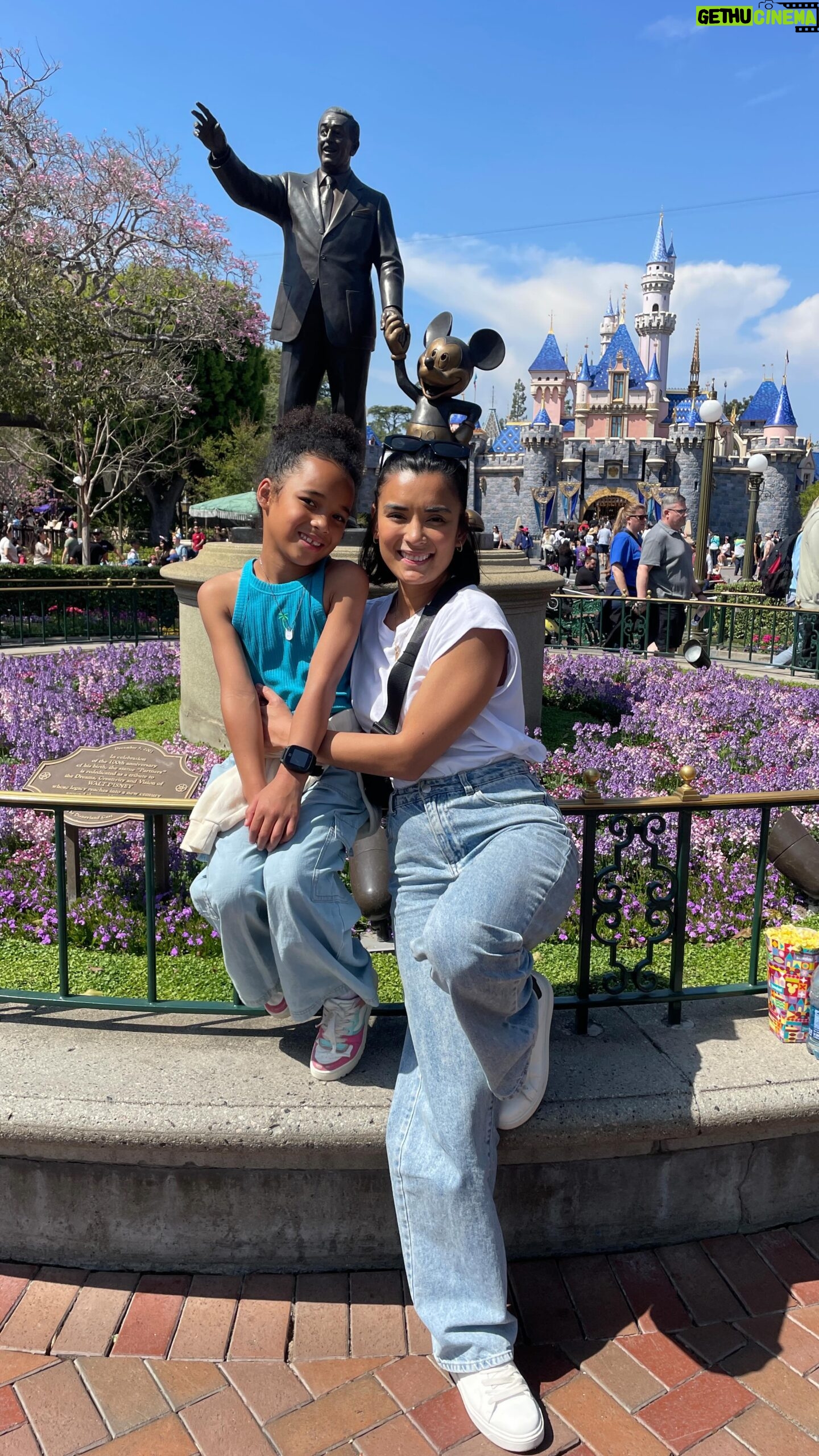 Michelle Madrigal Instagram - Making memories with my little Moana. Thank you to our @radiantbeautyskincaremedspa family for having us this weekend. 🩵 #cali #disneylandcalifornia #disneylandresort