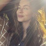 Michelle Monaghan Instagram - Shine on Friday, shine on. ✨🙌💫 #fridayfeeling