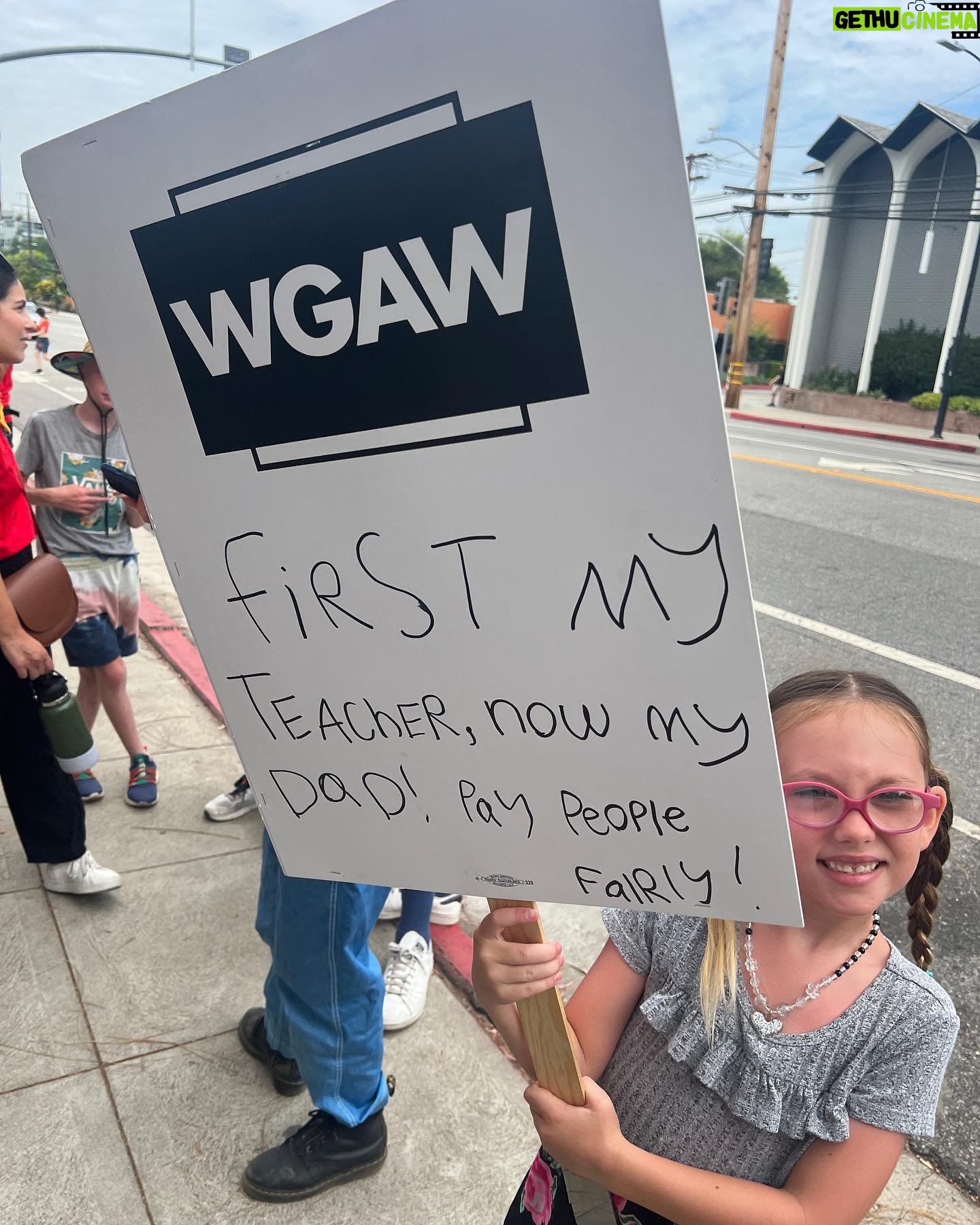 Michelle Monaghan Instagram - So proud to join my fellow @sagaftra members and our beloved @wgawest writers on the picket lines today. 👊 I am 1 of 160,000 #sagaftra members - every member, every actor and #wga writer deserves fair pay, a path to healthcare, residuals and protections from AI. We are #sagaftrastrong and we’ll fight the good fight until a fair deal is made - for ALL of us. 💯💪❤️ #unionproud #solidarity