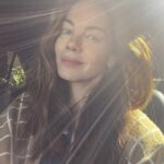 Michelle Monaghan Instagram - Shine on Friday, shine on. ✨🙌💫 #fridayfeeling