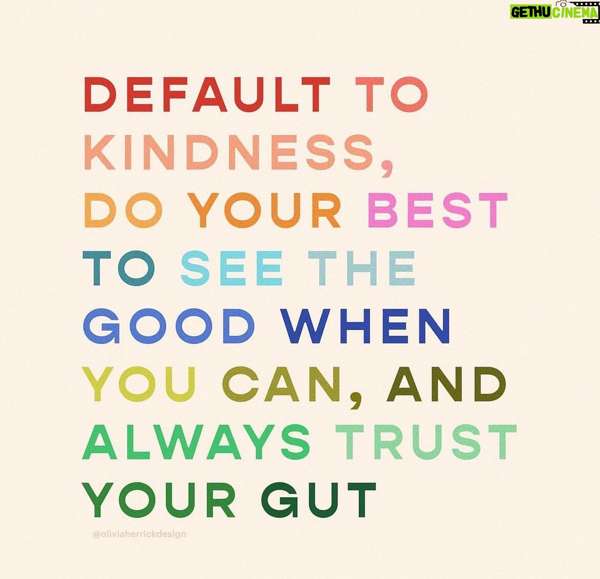 Michelle Monaghan Instagram - Tis the season to default to kindness. 💞 #happysunday @oliviaherrickdesign