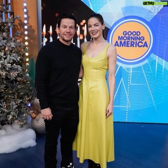 Michelle Monaghan Instagram - It was a good morning indeed! ☀️ Loved getting to chat all things #TheFamilyPlan streaming on Apple TV Plus this Friday!!! @markwahlberg @applefilms. Lovely early morning glam @sarahuslan @benskervin @karlawelchstylist @gracewrightsell @jenmeyerjewelry @zeyneparcay @paristexas_it