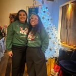 Michelle Rodríguez Instagram - 🎶 Navidad, feliz Navidad Vuelve a casa, vuelve al hogar🎶 Mi familia, el amor verdadero. Aunque faltan unos cuantos, esta es mi familia, el calor de mi corazón, la gente que más amo, las manos que me soportan, los oídos que me escuchan incansablemente y los corazones que me guían. Agradezco en el alma por esta Navidad, siento el amor y sobre todo la paz en mi corazón, sin prisa, sin tantas cadenas y con mucha luz en mi camino. Les amo Gracias por nunca soltar mi mano Por ser mi familia y mi guia Feliz Navidad deseo que su corazón y su mente tengan paz, que su entorno sea amable, empatico y de armonía. Que sus deseos sean realidad y que salten al vacío tantas veces como sea necesario para SER con libertad 🎄♥️