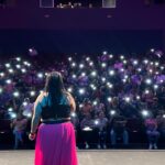 Michelle Rodríguez Instagram - 🎶Ya no extraño la vida que tenía Cuando pienso en lo que decía🎶 Otra noche inigualable!!! Gracias #ElSalvador por toda las risas, el amor, los abrazos, las pupusas y por aguantarse la tos!! Me voy feliz!!! Esta gira está dejando mi corazón muy llenito Gracias @comediaes por todo el amor A mi super team @central.talent @rubenzepeda @maru.ohi Son lo máximo!!!