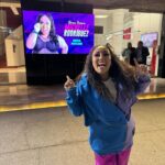 Michelle Rodríguez Instagram – 🎶 Y maullaré por ti 🎶

Ando muy feliz!! El jueves pasado 22 de febrero estrené mi nuevo show de standup comedy BUENA PERSONA en el @lunariomx estuve rodeada de gente a la que amo mucho GRACIAS a todos los que estuvieron ahí, por jugar conmigo, por hacer ese Sold out y por permitirme SER a través de la música y la comedia!! 
GRACIAS INFINITAS @rubenzepeda y @central.talent gracias por hacer locuras conmigo y por la confianza 
Mi @manunisima y @carocamppos que nunca nunca sueltan mi mano 
Y a mi familia por estar siempre desde la primera fila ♥️

@romeoyjulian por el outfit 
@glamaramamakeup por el look

Que dicha!! Espero pronto puedan verlo llévenme a darle la vuelta al mundo! ♥️✨