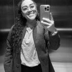 Michelle Rodríguez Instagram – 🎶 si tú supieras que tu recuerdo me acaricia como el viento🎶

A veces a  me cuesta creer todo lo que estoy viviendo, tal vez muy en su adentros sabía que algún día esto iba a pasar, no lo sé, pero de lo que estoy segura es que mucho de lo que soy es gracias a las enseñanzas de mis abuelitos, a su disciplina, paciencia y amor. 
Se que siguen iluminando mi camino y también los siento cuando los encuentro en el camino y cuando me abren puertas.
Te extrañamos desde hace 20 años pero te siento siempre, te pienso mucho y te llevo en cada andar 
Gracias por la música y el amor ♥️ ahí te llevo en la sonrisa