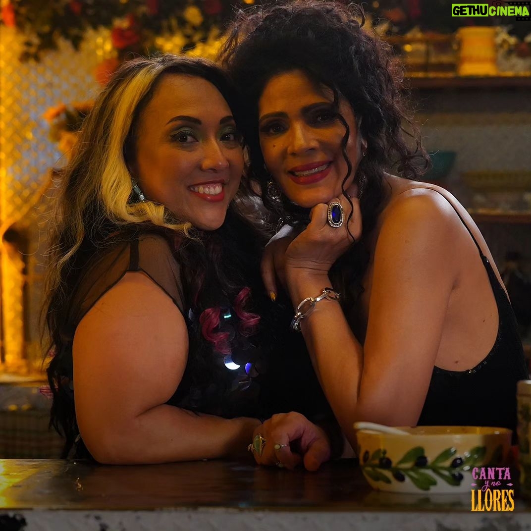 Michelle Rodríguez Instagram - No nos hacemos responsables de los corazones rotos después de ver a tremendas divas juntas.😍 😍 😍