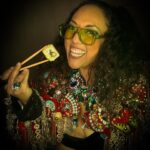 Michelle Rodríguez Instagram - 🎶 SUÉLTATE CONMIGO CUCHI CUCHI CUCHI QUE QUIERO COMERTE COMO SUSHI 🎶 Sigo volada con mi fiesta de cumpleaños 😅😎✌🏽 la más top y la más consentida, sobre todo por @mrsushimex oigan gracias por el festín ¡se rifaron! 🍣🍙🍚🍘