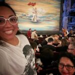 Michelle Rodríguez Instagram – 🎶amar a otra persona es ver el rostro del señor🎶

Hace muchos años dije para mí “un día voy a ver Los miserables en Londres” 

Lo logré y con una de mis personas favoritas, la más amada y la que más me apoya.
Gracias mamá por vivir el sueño conmigo!

Los miserables han marcado grandes momentos en mi vida y esta vez no fue la excepción, aaah como lloramos , cuanto recordé y cuánto agradecí.

Que emoción!!