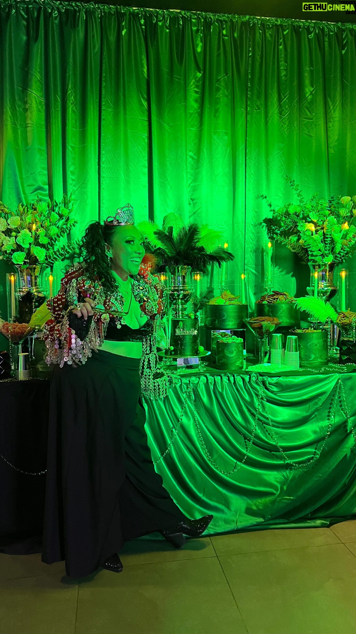 Michelle Rodríguez Instagram - Mucho PIMP PARTY! Feliz cumpleaños @michihart Mesa de dulces y decoración. Un placer hacer esto posible y siempre rodeada de toda la gente que te queremos ✨💚 💚 @michihart 🎉 @alebrije_eventos 🪩 @domesticomx 🍾 @brandypresidente_mx #pimpparty #party #decoration #planner #brandi
