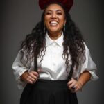 Michelle Rodríguez Instagram - 🎶 Porque los días se nos van quiero cantar hasta el final Por otra noche como estas, por mi vida 🎶 GRACIAS VIDA! Mich: ¡FELICIDADES! Eres quien siempre quisiste ser, eres valiente, tu vida está llena de música y lucecitas. Estás llena de amor, de magia y de aventuras. Tienes una familia maravillosa, el trabajo de tus sueños, unos amigos increíbles y un amor verdadero. Estás contigo y esa es la mejor parte. A la mich de la década pasada, gracias! Cuantos retos! Soltaste, te arriesgaste, llegaste, te fuiste, usaste tu voz, lloraste, cantaste, reíste, aprendiste y ah como viajaste! Te reinventaste sin perder tu esencia y te hiciste tuya más que nunca. Lo hiciste increíble ♥️ Hoy celebro y agradezco mi vida, honro el camino andado, gracias a todos los que la hacen maravillosa y llena de magia!! Gracias por tanto amor! El año que termina no estuvo nada fácil y estoy saliendo victoriosa! Feliz cumpleaños Mich! No te sueltes eres tuya y estás bien padre! Por una nueva década de más aventuras, más magia, más amor, más risas y más canciones! Bienvenida esta nueva década ♥️