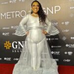 Michelle Rodríguez Instagram - 🎶Por ti publico! El Teatro te agradece hoy, porque tú estás aquí habrá función 🎶 Anoche fueron #losmetrognp que gran noche! Felicidades a les nominados, a les ganadores!! A les presentadores, a les creatives y al público, que fue su noche. ¡Felicidades @fernandacga y @cesarenriquezcabaret estuvieron espectaculares! Un día de estos tendré un Metro (o varios como @jerryvelazquez Kemosion) mientras me hace la más dichosa, producir junto con gente tan talentosa y apasionada esta ceremonia. Mucho que aprender y mucho que creer que dicha! Gracias @escenosergio por siempre confiar en mí y querer jugar conmigo. Te amo y te admiro siempre @rinarrs @analo @hernandezlassomartha @ppvaldes por la confianza y por el amor GACIAS Gracias @davidahedosol y @victoriags_oficial les amo con el alma, gracias por cuidarme tanto y ser el mejor team. Gracias a @romeoyjulian por los looks maravillosos A mi familia siempre por apoyarme Y a todos ustedes que viven esta pasión y este amor con nosotros. Nos vemos en los Metro 2024 Ah! Ya pueden escuchar la canción del opening “por ti, publico” en Spotify 😎