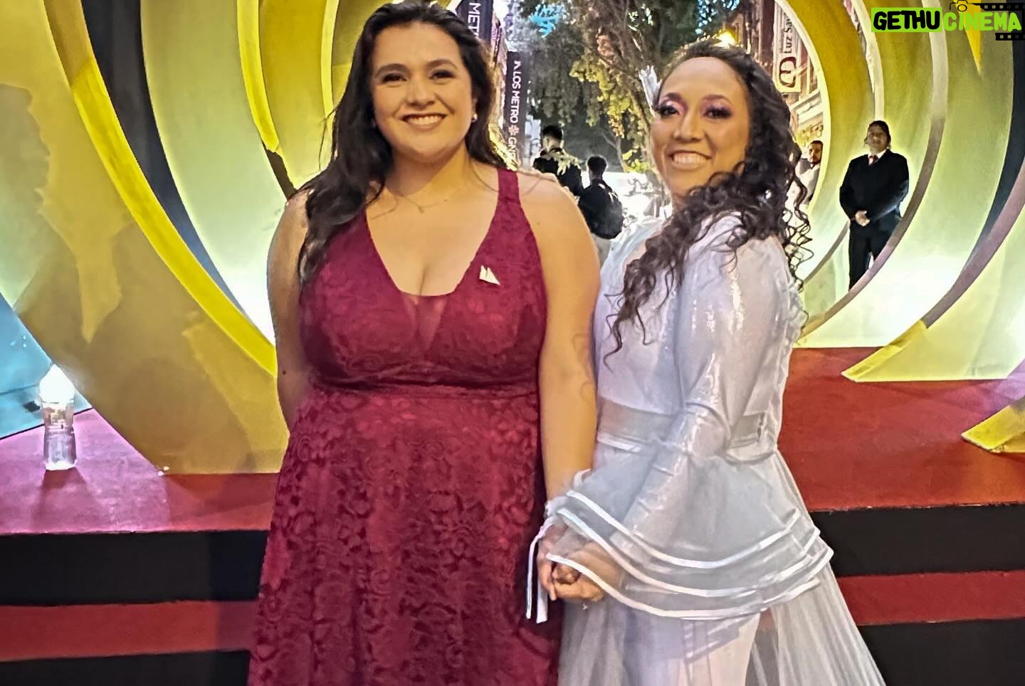 Michelle Rodríguez Instagram - 🎶Por ti publico! El Teatro te agradece hoy, porque tú estás aquí habrá función 🎶 Anoche fueron #losmetrognp que gran noche! Felicidades a les nominados, a les ganadores!! A les presentadores, a les creatives y al público, que fue su noche. ¡Felicidades @fernandacga y @cesarenriquezcabaret estuvieron espectaculares! Un día de estos tendré un Metro (o varios como @jerryvelazquez Kemosion) mientras me hace la más dichosa, producir junto con gente tan talentosa y apasionada esta ceremonia. Mucho que aprender y mucho que creer que dicha! Gracias @escenosergio por siempre confiar en mí y querer jugar conmigo. Te amo y te admiro siempre @rinarrs @analo @hernandezlassomartha @ppvaldes por la confianza y por el amor GACIAS Gracias @davidahedosol y @victoriags_oficial les amo con el alma, gracias por cuidarme tanto y ser el mejor team. Gracias a @romeoyjulian por los looks maravillosos A mi familia siempre por apoyarme Y a todos ustedes que viven esta pasión y este amor con nosotros. Nos vemos en los Metro 2024 Ah! Ya pueden escuchar la canción del opening “por ti, publico” en Spotify 😎