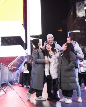 Michelle Rodríguez Instagram - 🎶oh! Vaya lío, los amigos de mis amigas son mis amigos🎶

Que gran viaje!! Gracias @rubenzepeda que agasajo @cecilinivaldes @lil_qv @v_cc37 
Gracias por las risas, las discusiones y la ñoñería 
Les quiero 

TE AMO NYC