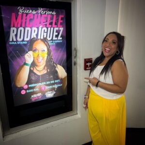 Michelle Rodríguez Instagram - 🎶 aaaaay vida mia 🎶

¡QUE RICO COSTA RICA! 

Gracias por tanto amor, por las risas, los abrazos y todas sus bellas palabras.

Gracias @mariel_standup y @josemamusik que gozada verlos y compartir. Son lo máximo!! 

Gracias siempre @rubenzepeda @central.talent @maru.ohi por la confianza, las porras y lograrlo tan maravillosamente, feliz de ser SUPER TEAM 

Soy muy feliz!!! #BuenaPersona #standup