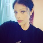 Michelle Trachtenberg Instagram - #tgif 🖤💋
