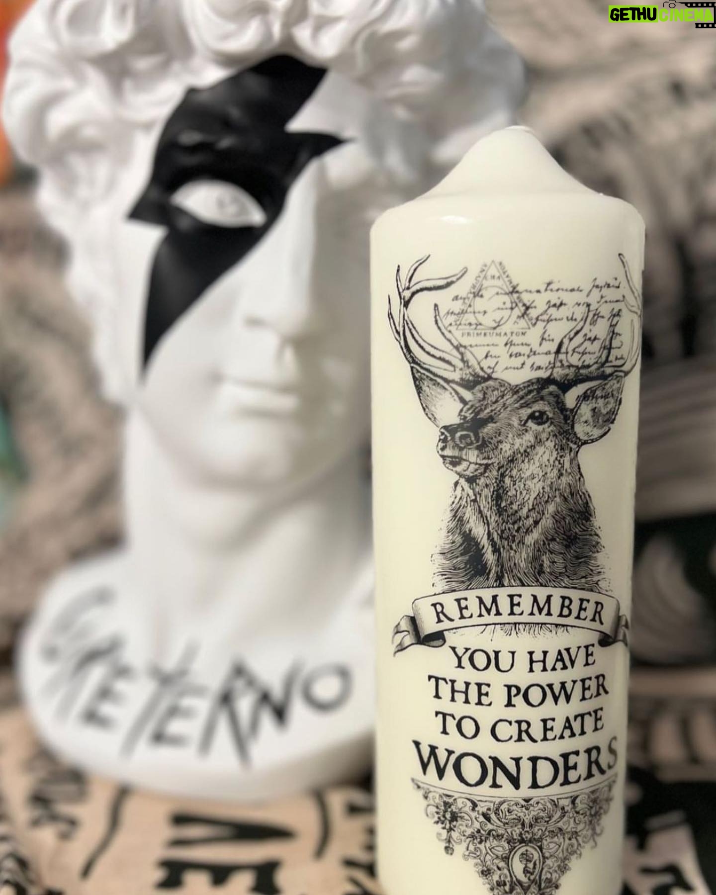 Michelle Trachtenberg Instagram - You have the power to create wonders!! ⚡️#sunday #motivation