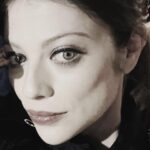 Michelle Trachtenberg Instagram - Eye’m ready for my closeup…..Eye on the prize 💙🪬