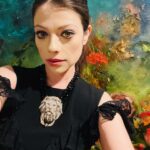 Michelle Trachtenberg Instagram - About last night… standing in front of my beautiful custom painted art piece, a birthday gift from my love @jaymcohen painted for me by the amazing artist @chrisriversart before heading off to celebrate my friend @csiriano, at his 15th anniversary book party! Thank you Jay and Chris and Christian! More photos to come 💙💋🌹🎨