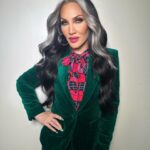 Michelle Visage Instagram - Day into night on #dragracedownunder !!! Watch now on: 🌎 @wowpresentsplus (worldwide ex. UK Down Under) Use code: DOWNUNDER for 20% off your first month! 🇦🇺 @stanaustralia 🇳🇿 @tvnz.official @haircraigmarsden @makeupwith_leyla @artconn2