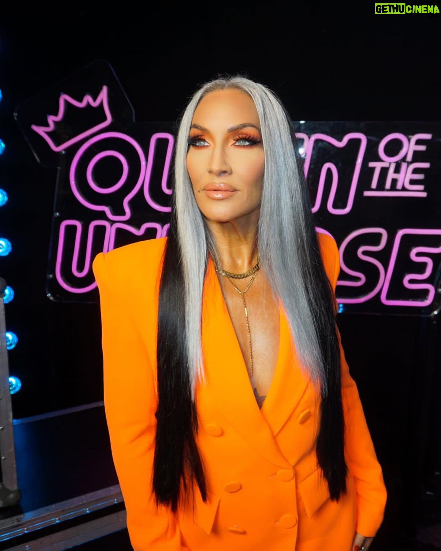 Michelle Visage Instagram - Two fabulous queens, one song! ππ Donβt miss an all-new #QueenOfTheUniverse NOW STREAMING on @paramountplus! β¨ Hair @haircraigmarsden Paint @samglamuk Style @laurysmith Suit @alexperryofficial Necklace @chlobojewellery Shoes @louboutinworld Glow @teresaboyd_tanning using @siennaxofficial