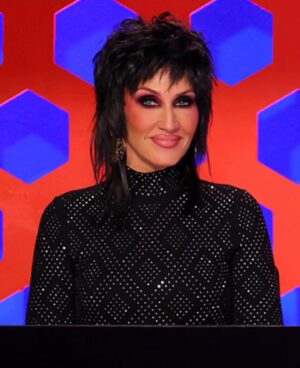 Michelle Visage Instagram - I LOVE ROCK N’ ROLL

This week’s Drag Race Down Under look was SO MUCH FUN!

Hair @haircraigmarsden 
Paint @makeupwith_leyla 
Outfit @thekooples 

It's time for the legendary SNATCH GAME on #DragRaceDownUnder! 👑

Watch now on:
🌎 @wowpresentsplus (worldwide ex. UK   Down Under) Use code: DOWNUNDER for 20% off your first month! 
🇦🇺 @stanaustralia
🇳🇿 @tvnz.official