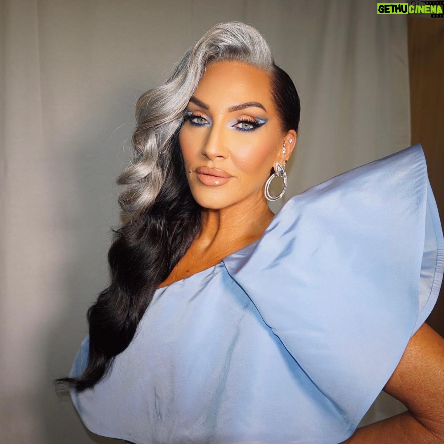 Michelle Visage Instagram - LOOK1 for @queenoftheuniverse season 2 streaming now on @paramountplus : Hair @haircraigmarsden Makeup @samglamuk Styling @laurysmith Jumpsuit @carolinaherrera Jewelry/diamonds @stephenwebsterjewellery Shoes @louboutinworld
