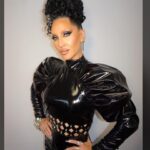 Michelle Visage Instagram - Lemme spill the PV-Tea @dragraceukbbc UK VS THE WORLD ep 2 Dress @rotatebirgerchristensen Style @laurysmith Hair @haircraigmarsden Paint @samglamuk Boots @stevemadden Star ring @swarovski Earrings @lucyquartermainedesigns Werk room magenta suit @nadinemerabi Who will slay the Happy Ending ball? Find out on the new episode of #DragRaceUK vs The World 🏁 Streaming now on: 🌍 @wowpresentsplus worldwide ex. UK and Canada 🇬🇧 @bbcthree 🇨🇦 @cravecanada