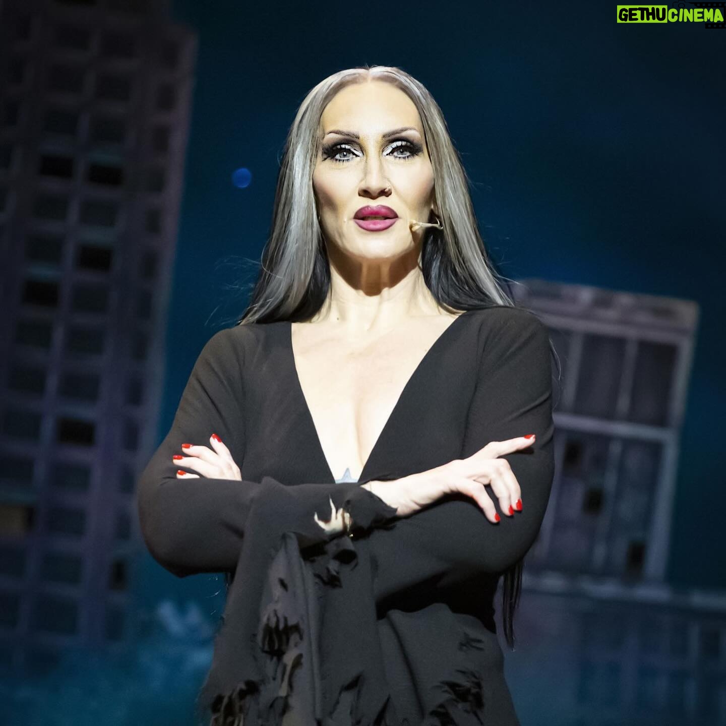 Michelle Visage Instagram - Playing Mother Morticia has brought so much truth, joy, satisfaction and it goes much deeper. This cast is unbelievably and undeniably one of the most talented casts I’ve ever had the pleasure of sharing the stage with. THANK YOU @ariaents for trusting me with her legacy. The INCREDIBLE orchestra led by the amazing @andrewhiltonmd and the phenomenal stage and house crew. THANK YOU. The fans that queued up and hooped, hollered, laughed and cried with us, WE ARE BEYOND GRATEFUL for you ALL! Special shout to @matthewives93 who was the best rehearsal partner I could ask for. He taught me everything and made sure I was ready to tango! I love you baby….. We can’t WAIT for the next chapter of @theaddamsfamilyuk and of course…. My Gomez 🖤🥀, @raminkarimloo until we tango again….Je t’aime mon cher, je t’aime toujours…. -Tish 🥀🖤 📸 @peachyraith Hair @haircraigmarsden Paint @samglamuk