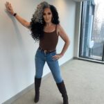Michelle Visage Instagram - Day 1 @bbcradio2 in the park: Dark Lady @haircraigmarsden hair @samglamuk makeup @hollandcooperclothing belt & boots @jadehollandcooper See you tomorrow, Leicester!