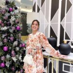 Michelle Vito Instagram – feels like christmas here at @cathyvalenciaskinclinic ❄️ & i’m wearing @guess #GuessPH 💕