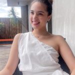 Michelle Vito Instagram – It’s the Holiday Season! 🎄 

If you’re thinking what to give your bestie, sister, or girlfriend- then I’m recommending the Kerastase Genesis Coffret! 💖

It’s filled with my favorite anti-hair fall serum, shampoo, and conditioner! All my holy grails inside one box?! WHAT A DEAL! 🤩 

Would love to hoard all of this but today, I’m gifting the most important person in my life, my mommy!💗

Treat yourself or your loved ones this 12.12 at Lazada 💖 
#KerastasePh #Kerastase