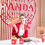 Michelle Vito Instagram – What’s up, #PandaFam! 🐼

@pandaexpressph opened their first Drive-Thru store in the South located at Pacita Complex Laguna last April 21! ❤️What are you waiting for? You may now grab your favorites through Drive-Thru, Dine-in or Take Out. Also available for delivery via order.pandaexpress.com.ph, GrabFood and foodpanda 🥢 

#PandaExpress1stDriveThruInTheSouth #PandaExpressPacita