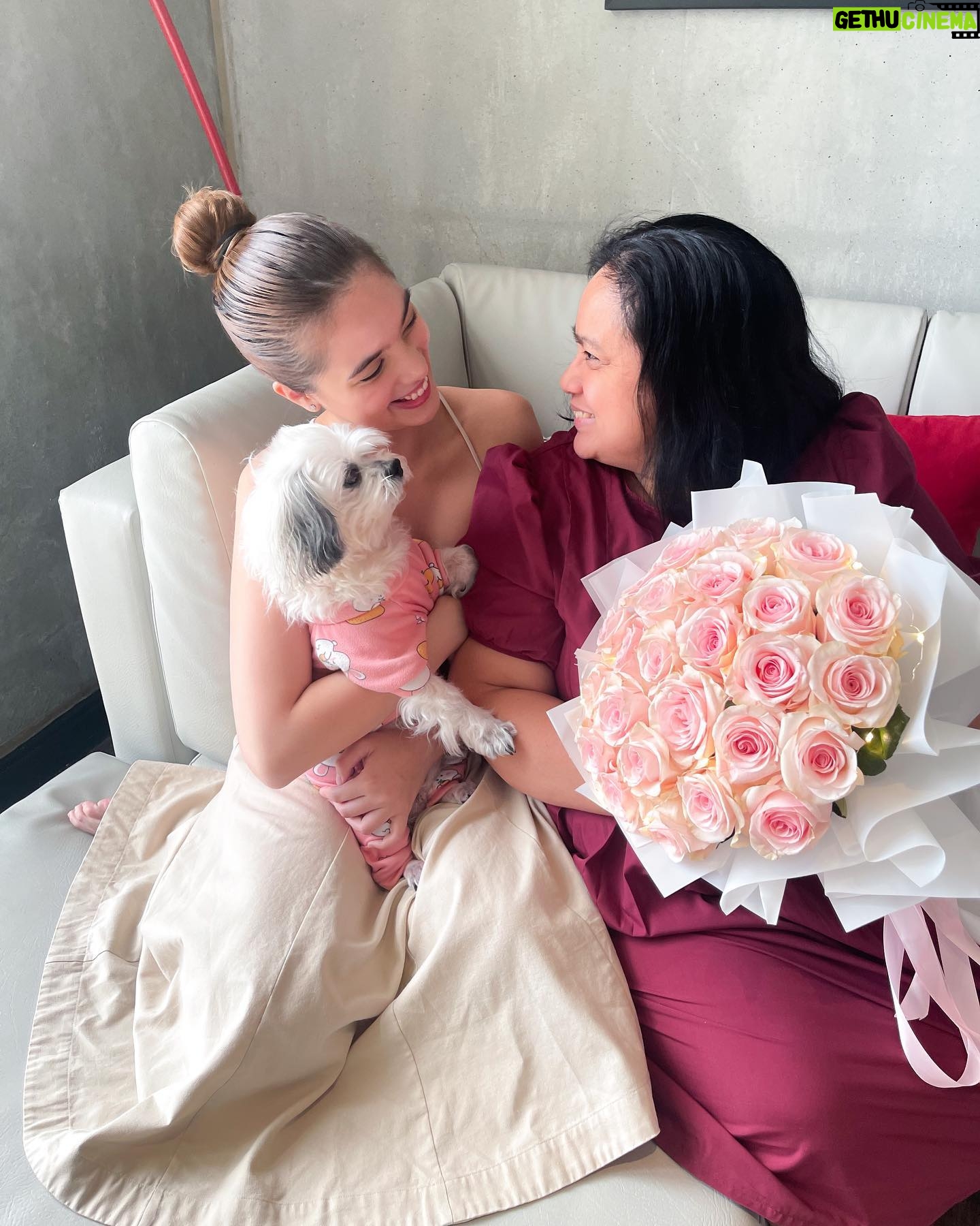 Michelle Vito Instagram - happy birthday mommy ♥ ~ we love you. always 🫶🏻