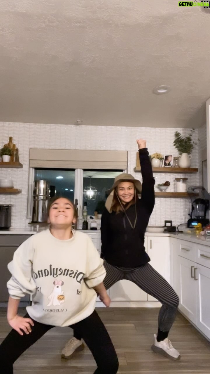 Michelle Waterson-Gomez Instagram - Evening shenanigans with my little @karatecutie