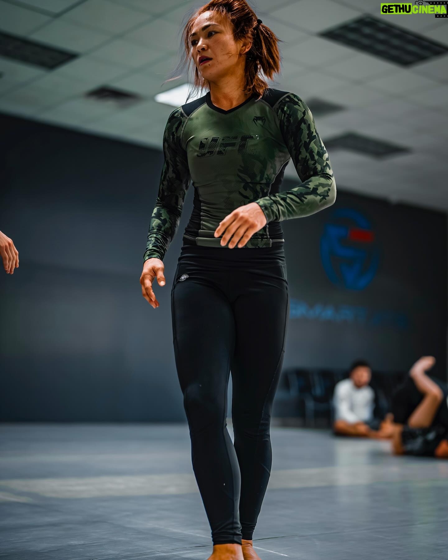 Michelle Waterson-Gomez Instagram - Jiujitsu hugs 🤗 @smartjits_