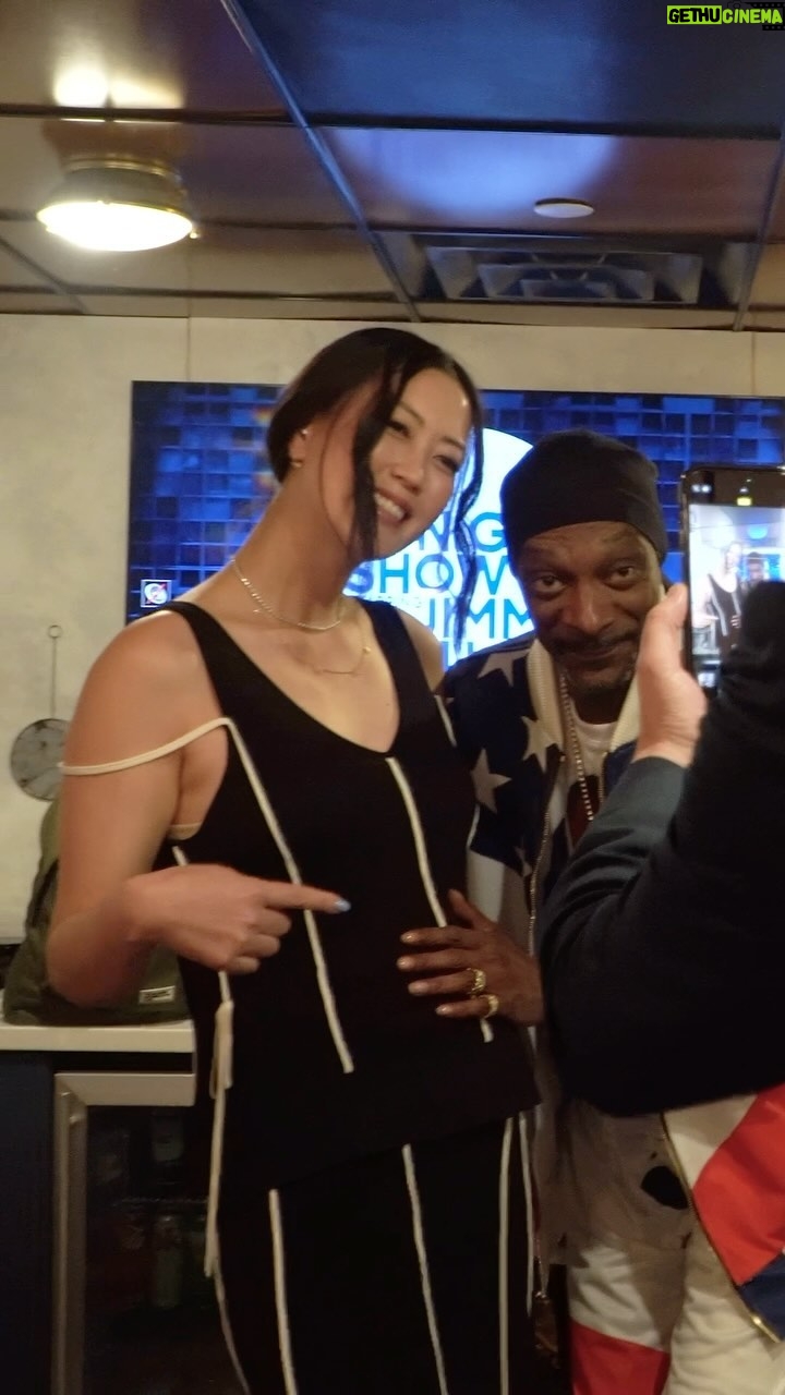 Michelle Wie Instagram - Behind the scenes of @michellewiewest at @fallontonight with special appearances from @snoopdogg and @jimmyfallon 👀🎬