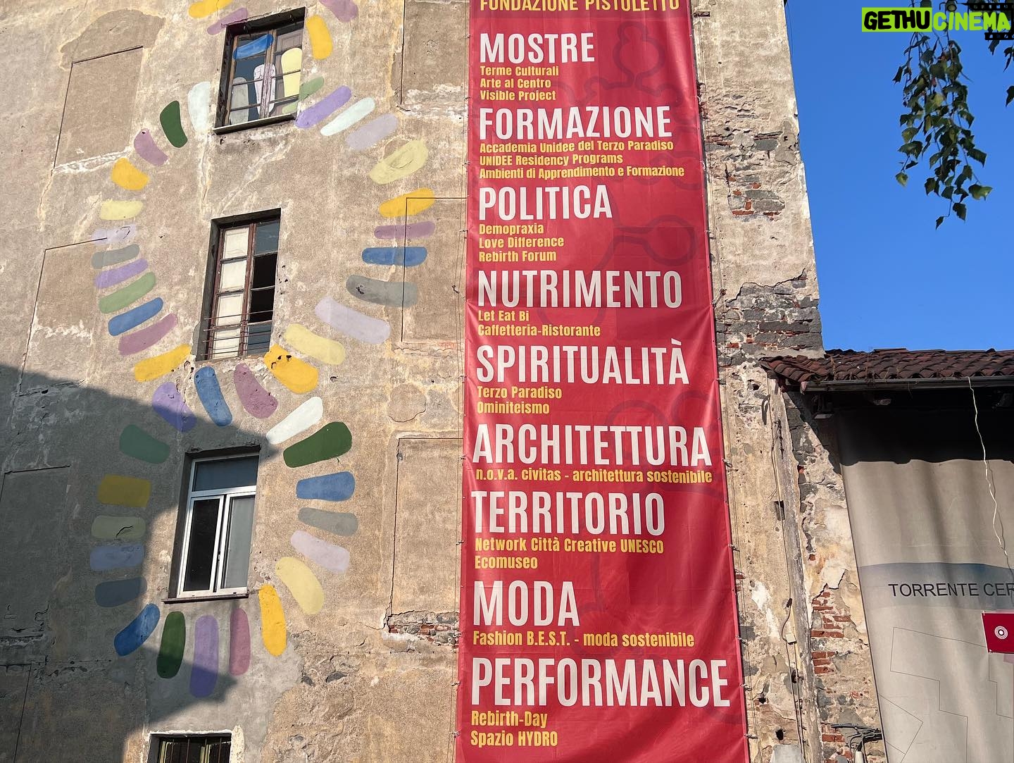 Michelle Yeoh Instagram - Thank q maestro!! Michelangelo Pistoletto … so inspirational 🌹 Biella visit Biella