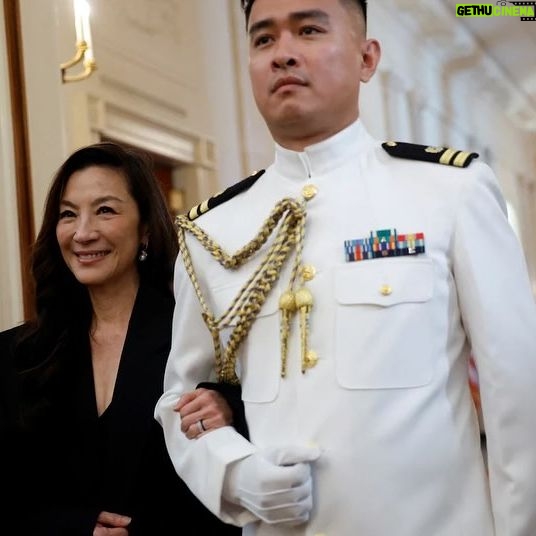 Michelle Yeoh - 332.8K Likes - ✨