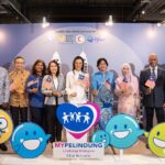 Michelle Yeoh Instagram - It is good to be home and together with healthcare professionals who have worked tiredlessly in protecting us for a healthier and safer nation 🇲🇾 💪🏻