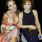 Mickie James Instagram - That one time I met the legend herself @reba #memories #5yearsago #onthisday Just popped up in my memories. Yes, she is the sweetest. Yes, she was the coolest. Yes, I was FREAKING OUT! #thatisall