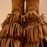 Mickie James Instagram - Happy Thanksgiving y’all! Happy Native American Heritage month!!! Just Rockin’ my Mocs in remembrance of why we all even get to feast today. Hope you have a safe and special one! 🦅♥️🦬🤠🪶#HappyThanksgiving #NativeAmericanHeritageMonth #rockyourmocs