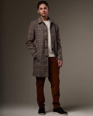 Miguel Mora Instagram - 🧥🧥

#photography #photo #photoshoot #photooftheday #coat #model #longhair #miguelmora #miguel