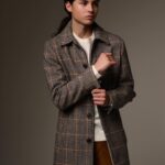 Miguel Mora Instagram - 🕵️‍♂️ #photography #photooftheday #friday #coats #expressmen #longhair #miguelmora