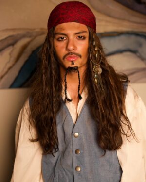 Miguel Mora Instagram - Happy Halloween mate 🍻

#captainjacksparrow #jacksparrow #piratesofthecaribbean #disney #johnnydepp #halloween #halloweencostume #halloween2023 #costume #miguel #miguelmora 

@johnnydepp