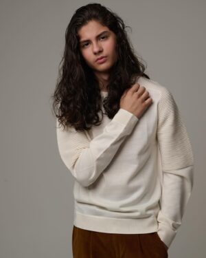 Miguel Mora Instagram - Friday 📸
•
•
#miguelmora #miguel #murano #longhair #photography #photooftheday #photoshoot