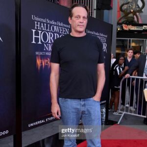 Miguel Mora Instagram - @horrornights ‼️
•
•
•
@unistudios @universalpictures @blumhouse @blumhousehorror 
•
•
@expressmen